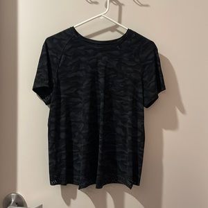 Camo tshirt lululemon